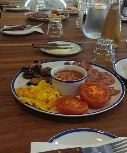 Farm stay Ta' Gingel Farm Agriturisim B&b. Malta *